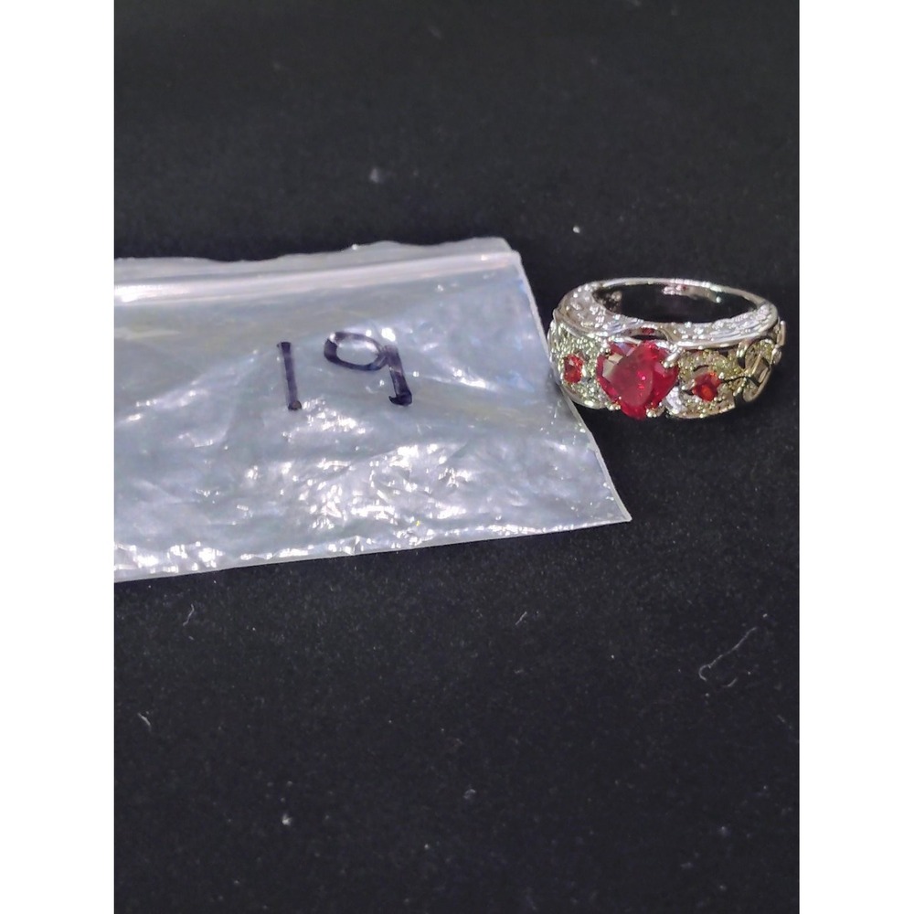 Red Heart Crystal Filigree Cocktail Band Ring Womens Size 6.5 Silver Tone Wide